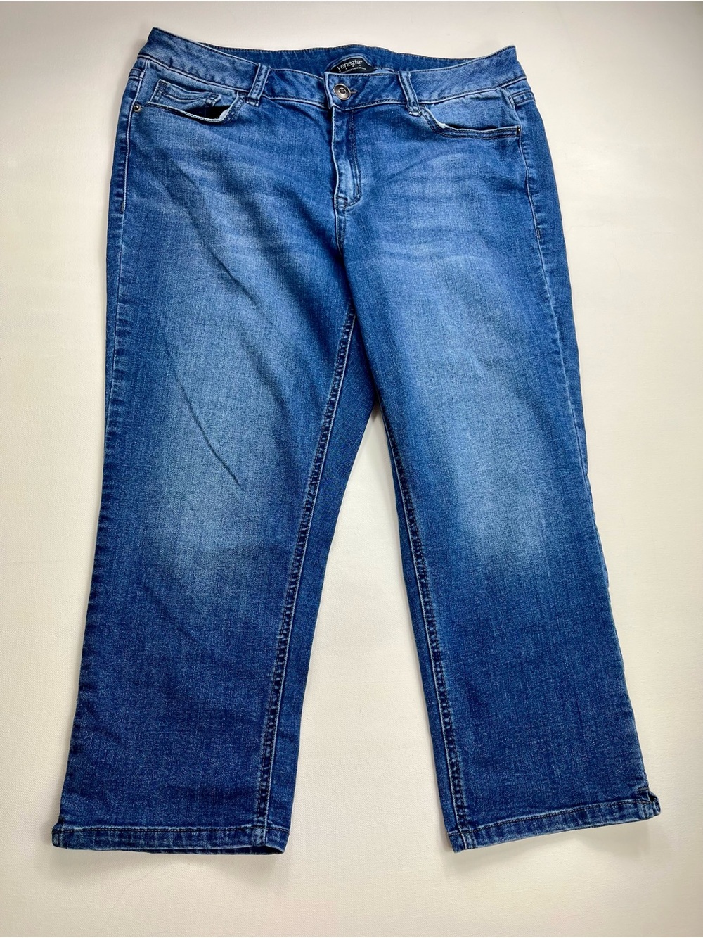 Venezia Jeans Women’s Sz16 Short Blue High Rise Straight Stretch Denim Read